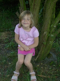 My sister is so cute! She's so photogenic.